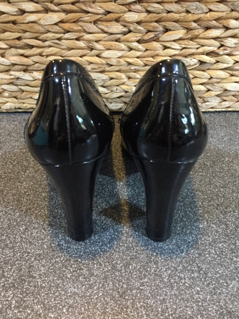 Lauren Ralph Lauren Black Patent Leather Pumps - Picture 10 of 13